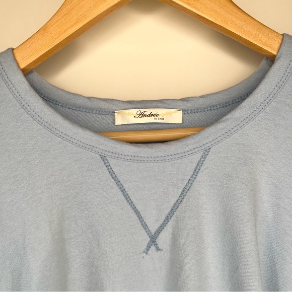 ANDRÉE BY UNIT VICTOR LONG SLEEVE TOP CREWNECK M/L DOUBLE SIDE SCRUNCH BABY BLUE - Picture 3 of 3